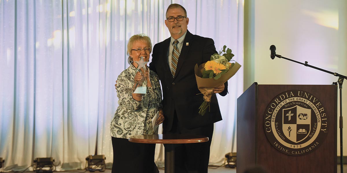 LaVeda accepting her award